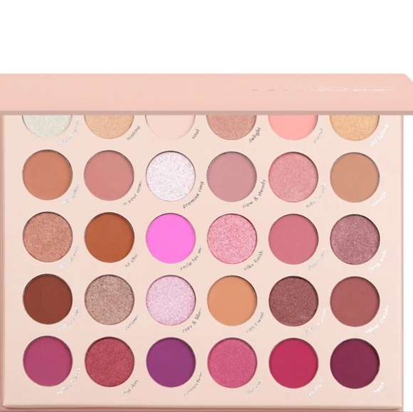 Kara Eyeshadow Pallete - Picture 1 of 2
